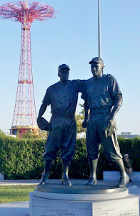 Reese & Robinson Statue