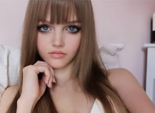 Dakota Rose Foto Gadis Barbie dari Beberapa Negara