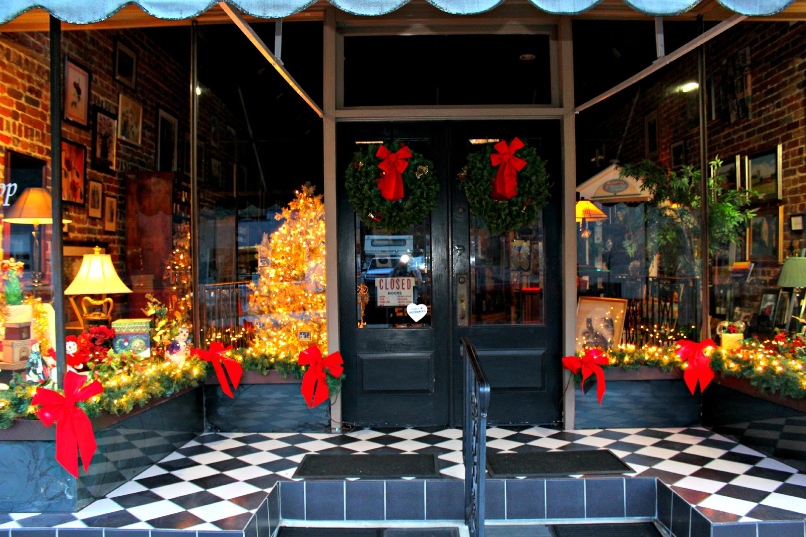 Around Roanoke, VA (A Daily Photo Blog): Through My Lens - Christmas in