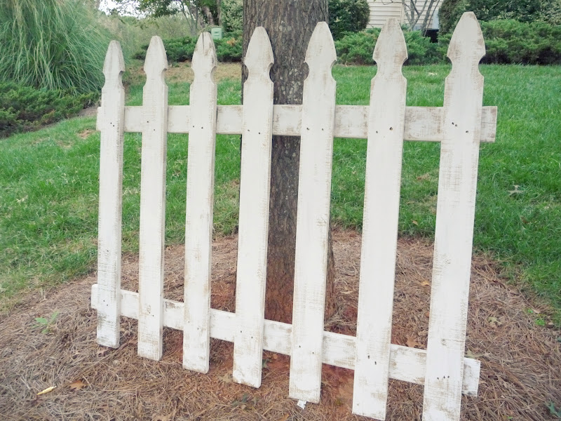 CraneFarms Picket Fence and a Farm Table