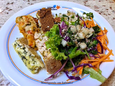 Espaço Natural Restaurante: Prato com opções do buffet Espaço Natural Restaurante: Prato com opções do buffet