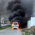 Bandidos ateiam fogo em ônibus em Campina Grande 