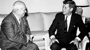 Negociaciones por la crisis de los misiles Crisis de los misiles; comunismo; Kennedy; Cuba; Rusia; Kruschev
