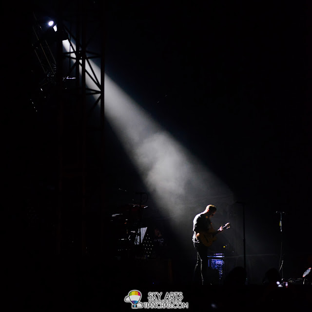 The only light that shines on Zack Filkins - OneRepublic Native Live in Malaysia 2013 