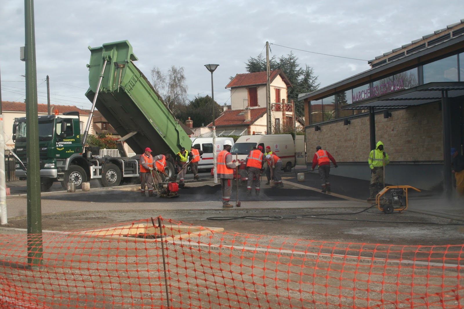 Argenteuil au coeur Travaux du marché des coteaux, enfin cela avance!