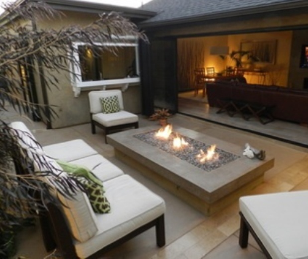 ciao! newport beach a backyard fire pit