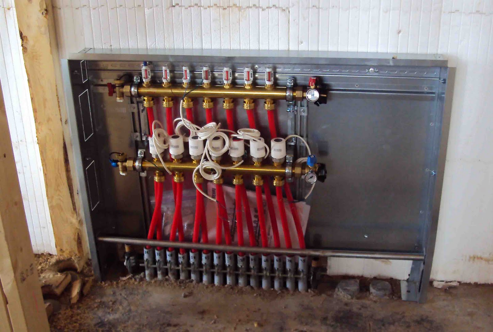 REHAU MONTANA ecosmart house Blog: 2011-05-15 underfloor heating wiring schematic 