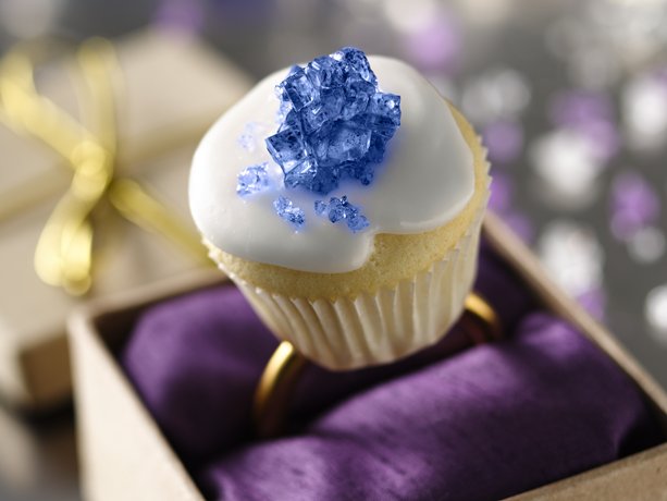 royal wedding cupcakes designs ideas for royal wedding cupcakes. royal wedding cupcakes designs