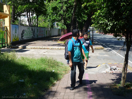 Filipinos for Life Pilgrims along Quirino Avenue
