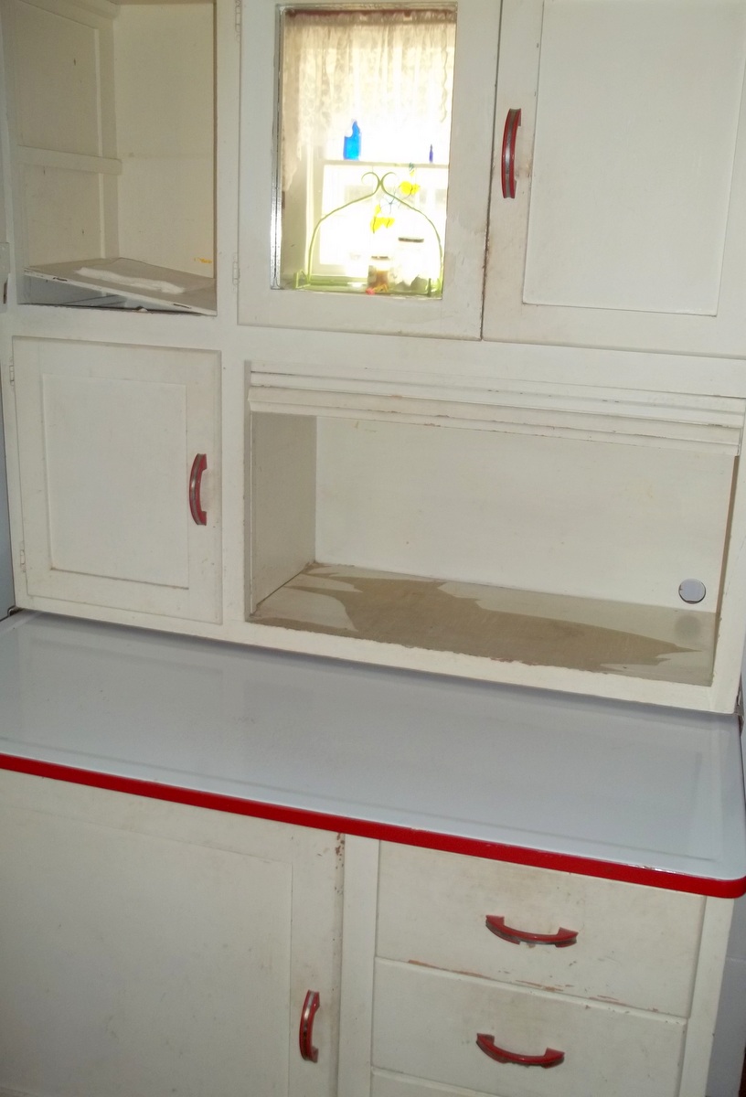 PICKIN and PAINTIN........... REMOVING OLD CONTACT PAPER