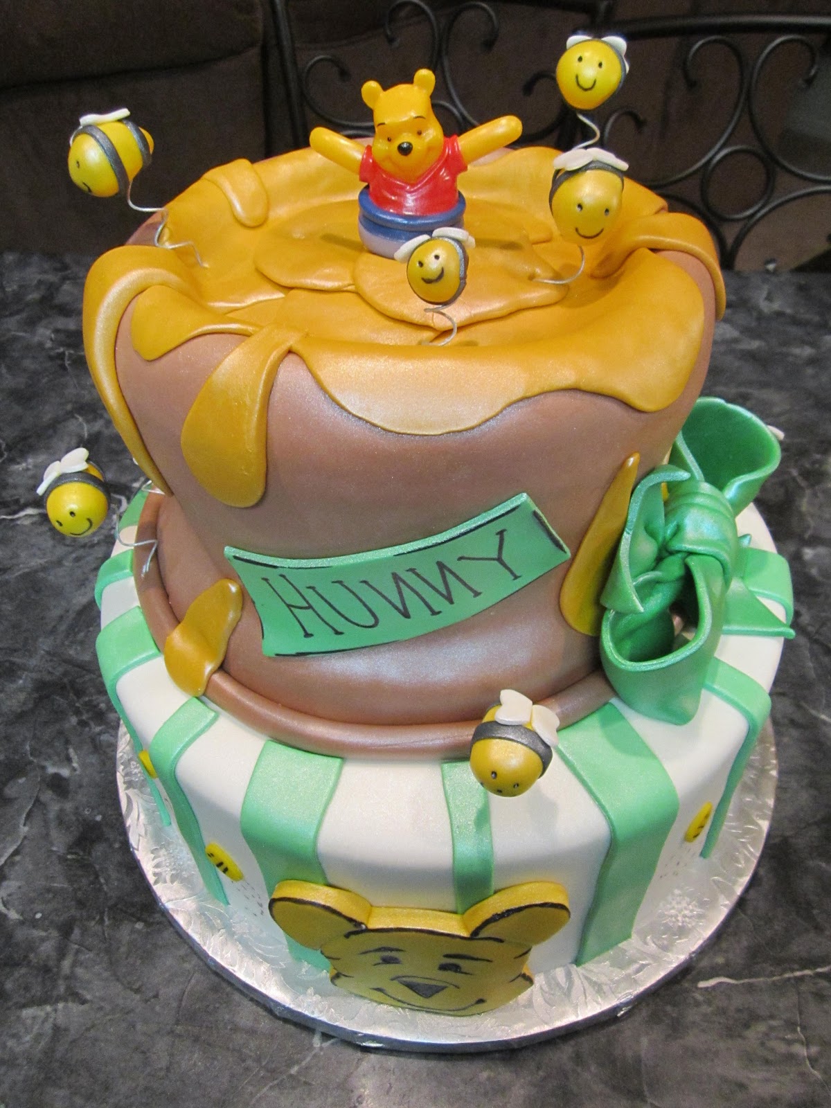 MyMoniCakes: Winnie The Pooh Honeypot Cake with Bee Hive Smash Cake