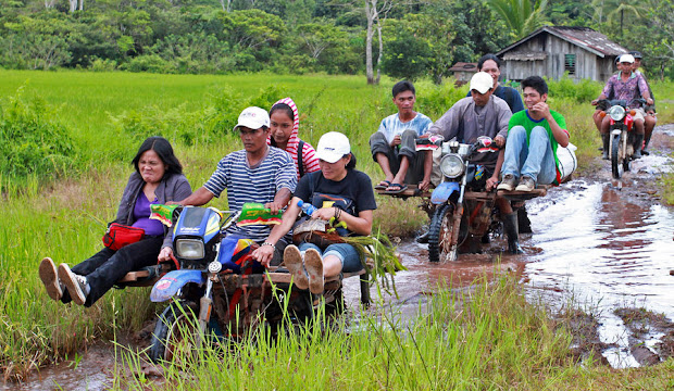 Habal-habal ay ginagamit noon sa kabundukan at ngayon pati na rin sa Manila Image of Habal-Habal in Philippines