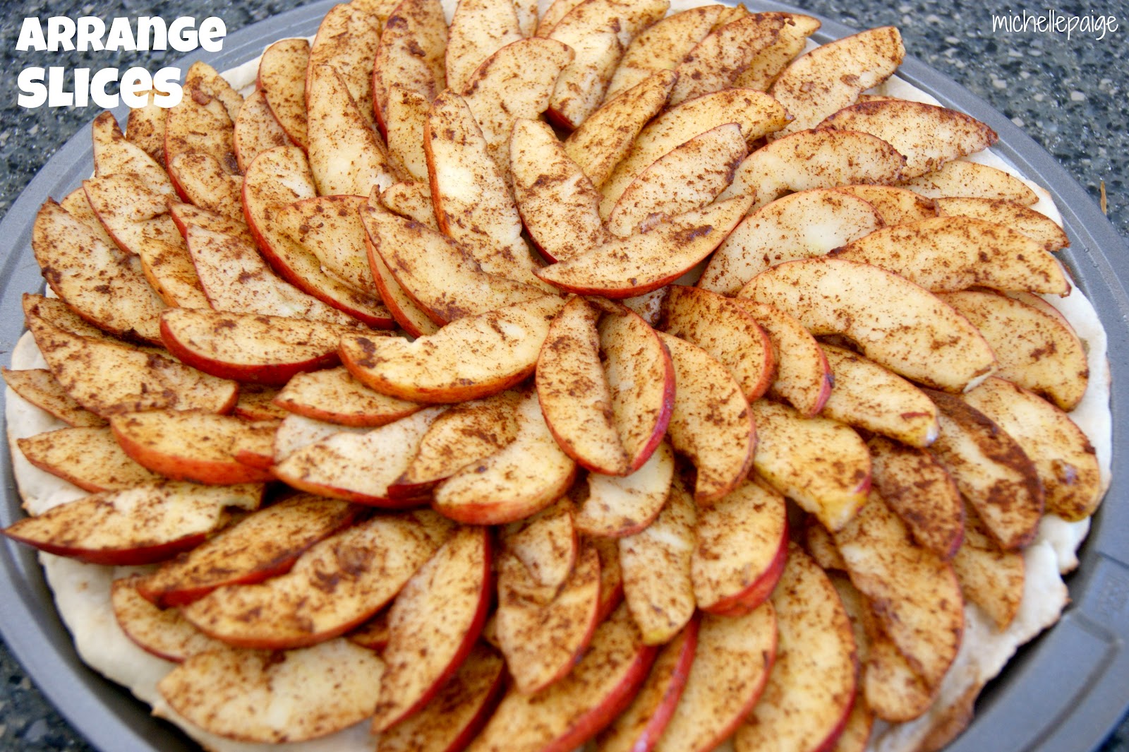 michelle paige blogs Easy Apple Dessert Pizza