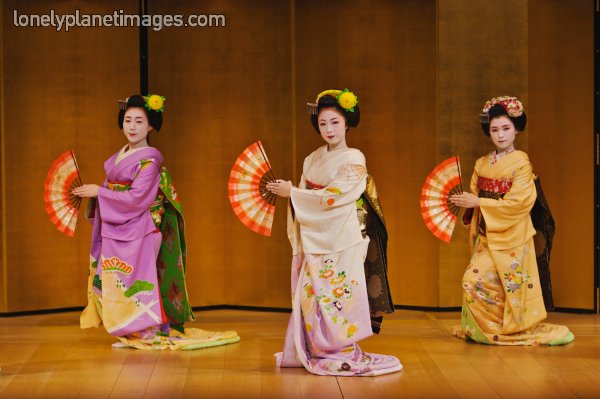 Geishas Dancing