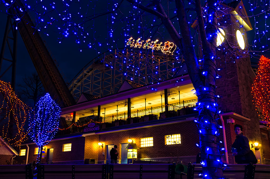 Santa Lights on Hersheypark Rollercoaster
