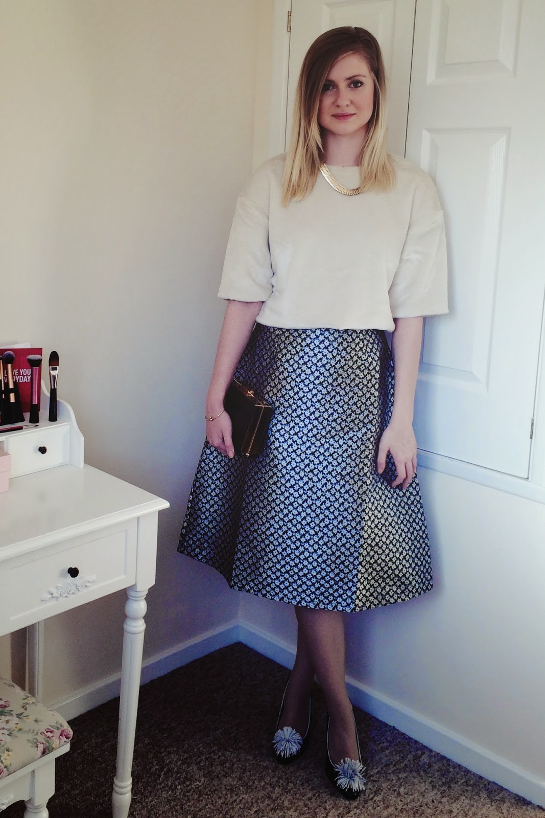 FashionFake, fashion bloggers, UK fashion blog, how to wear a midi skirt