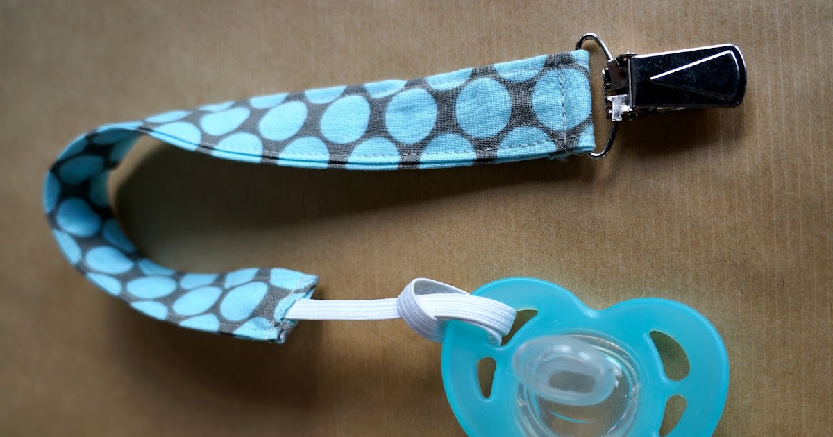 Hardly Housewives DIY Pacifier Holder