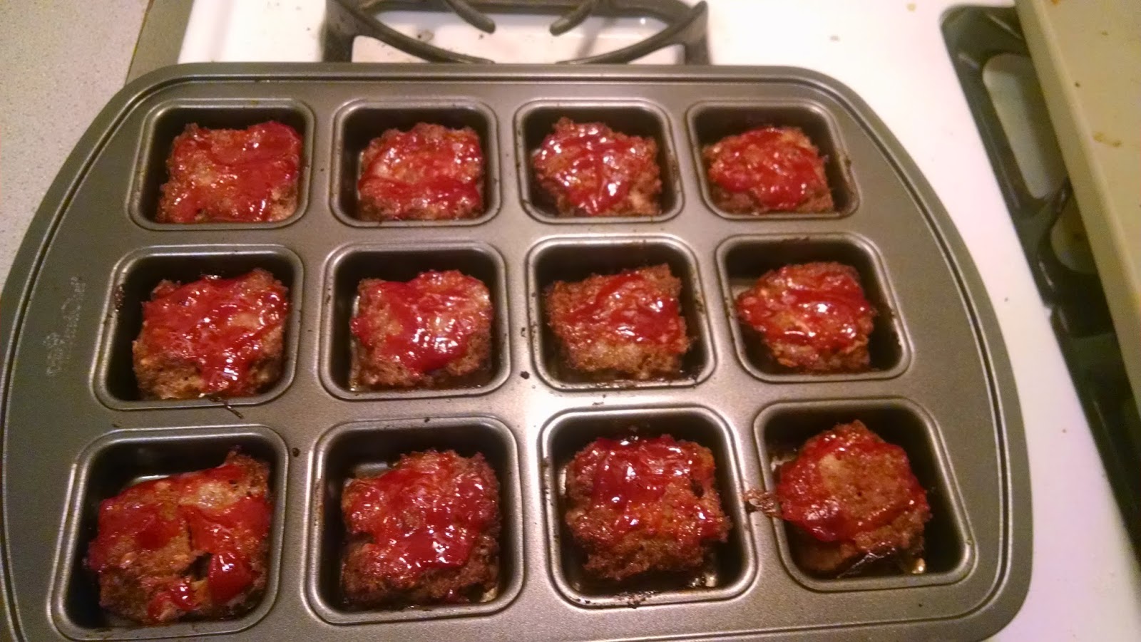 At Home Restaurant How to make homemade meatloaf cups