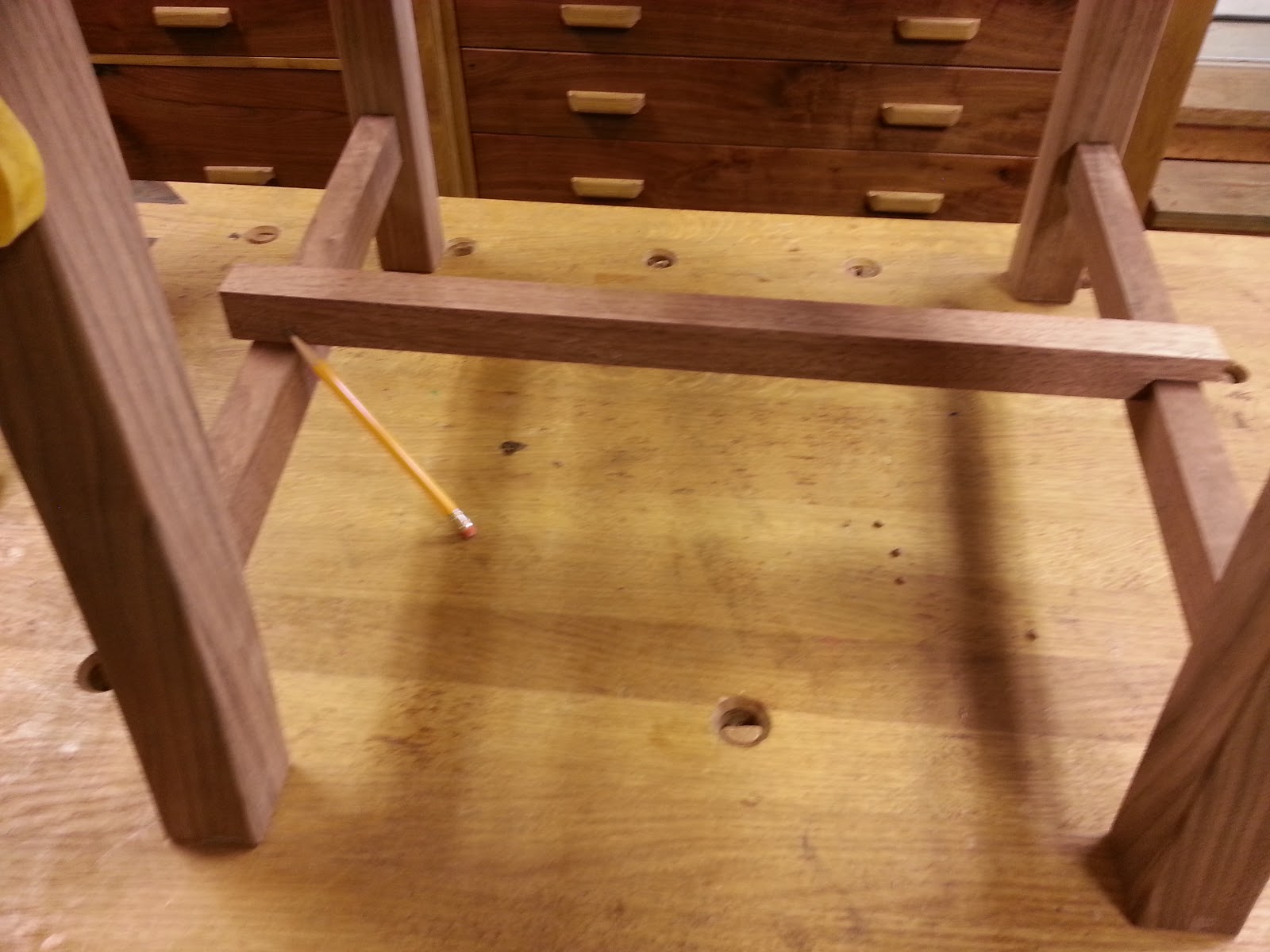 Westfall Woodcraft Dining Set Tutorial 4 Glue Up and Lower Stretchers