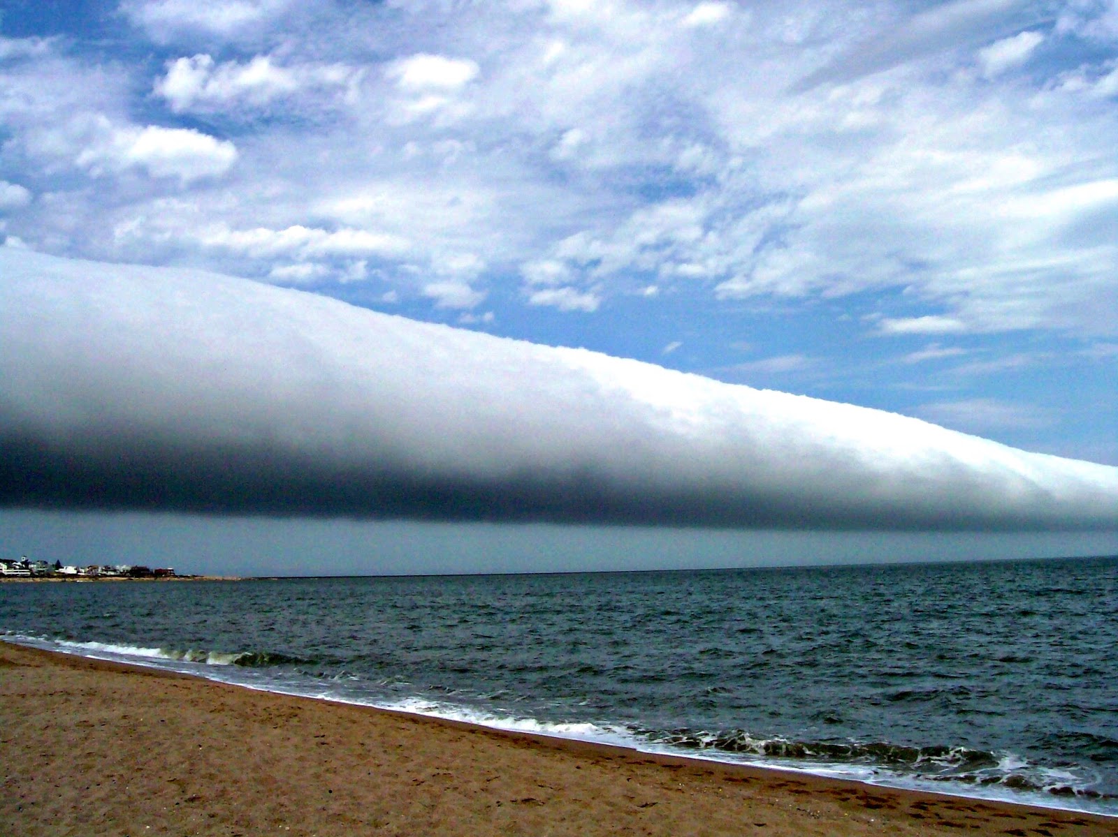 MorgansLists: 10 of the Most Unusual Cloud Formations