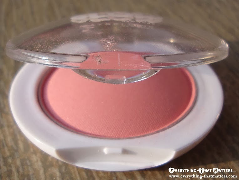Maybelline Cheeky Glow "Peachy Sweetie" Blush: Swatch, Review And FOTD Maybelline+CheekyGlow+Peachy+Sweetie+Swatch+Review+Pictures