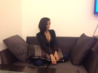 Poonam Pandey's Cleavage in Black Poonam Pandey's Cleavage in Black