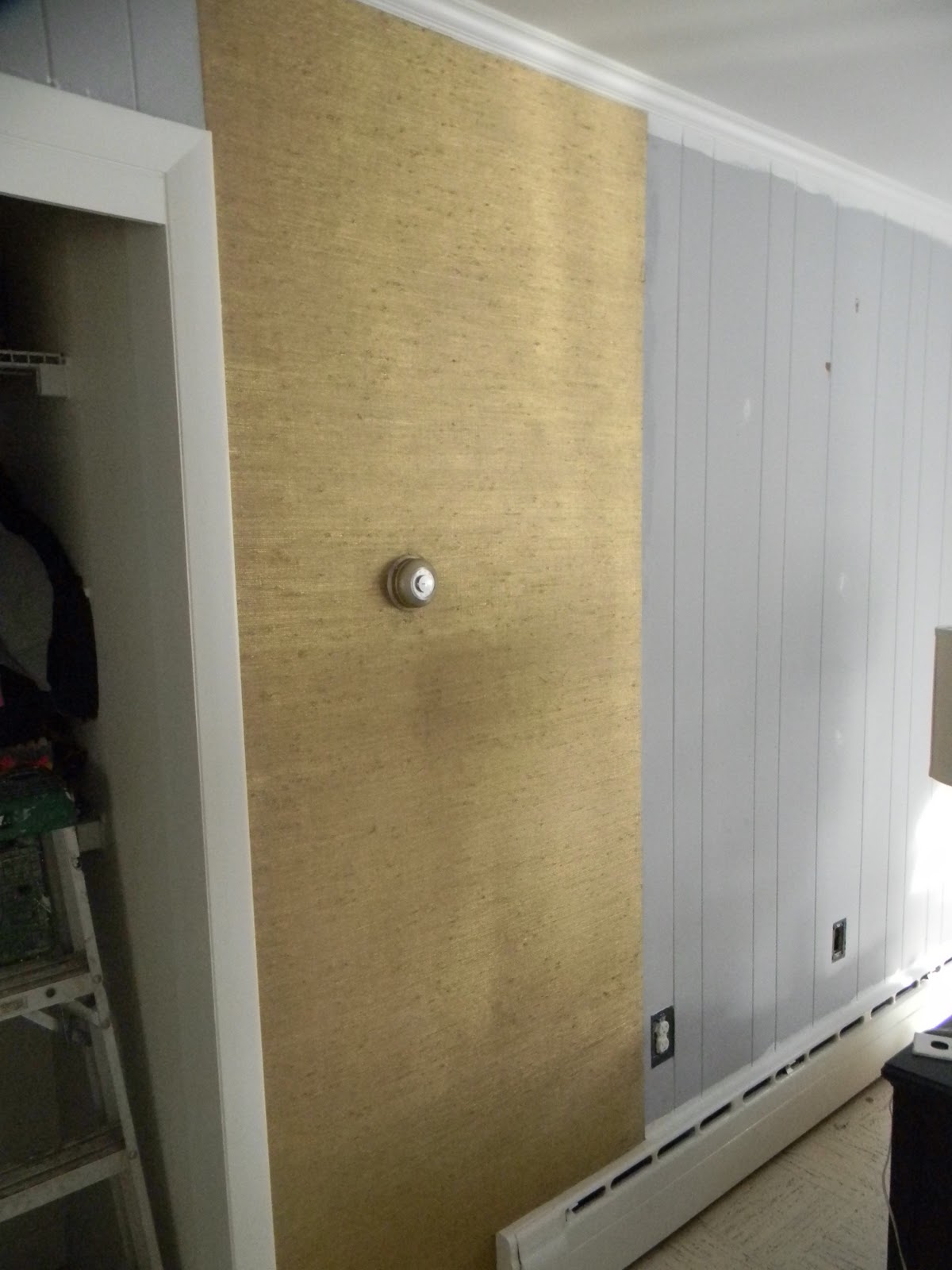 SHINY THINGS Super Cheap DIY Metallic Gold Grasscloth