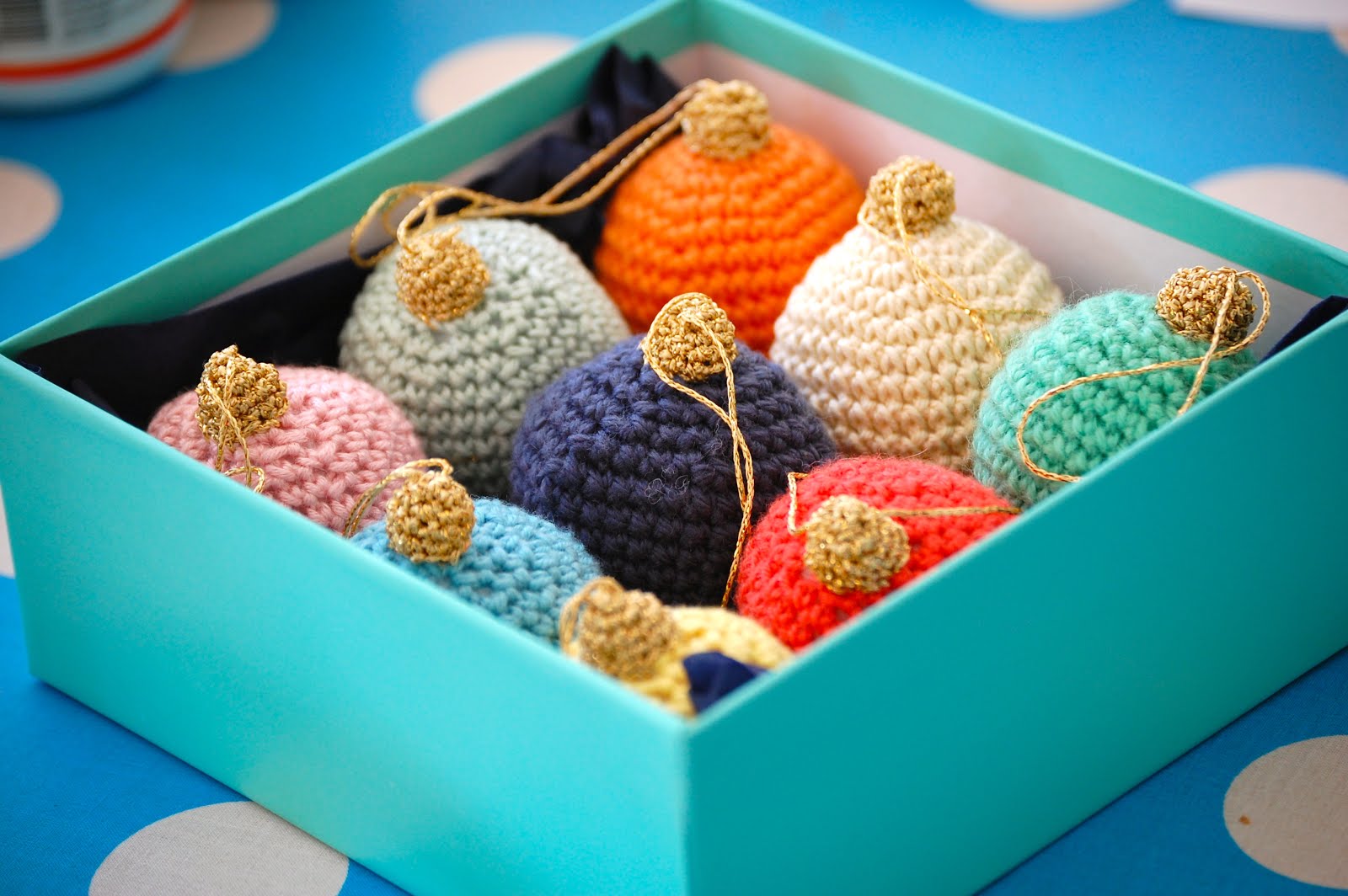 How to Crochet a Christmas Bauble