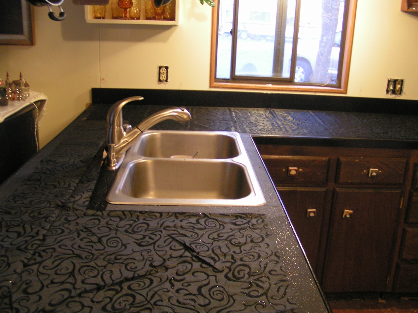 Recycled Home Projects Bartop Epoxy Over Fabric on Counter