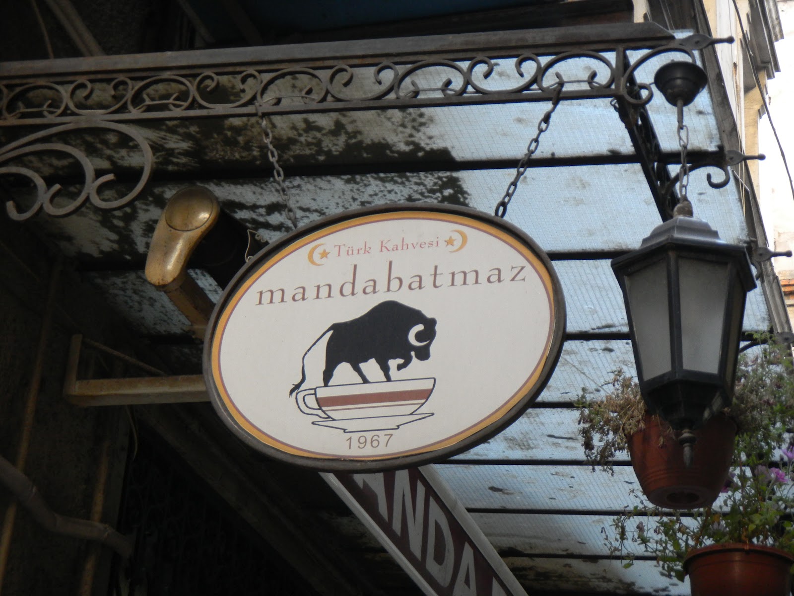 Realist Gurme Mandabatmaz Türk Kahvesi İstiklal Caddesi / Beyoğlu