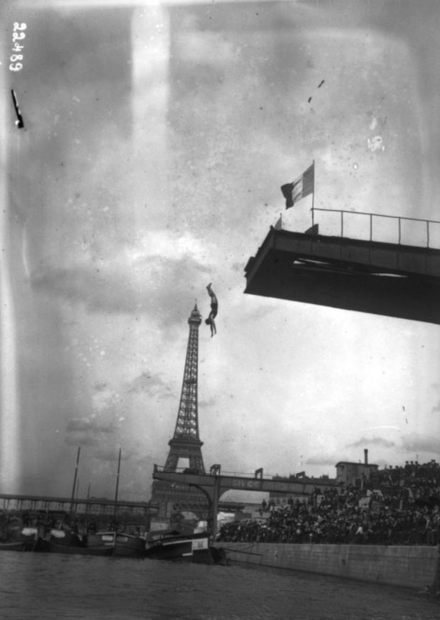 Stunning Image of Eiffel Tower in 1912 
