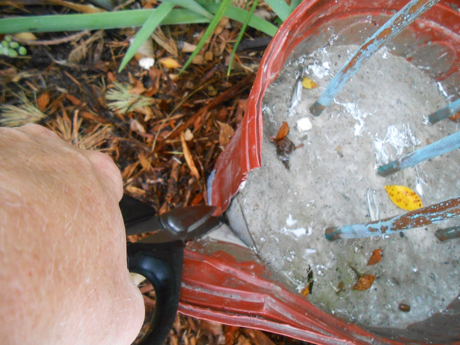 Sproutsandstuff DIY Copper Garden Art from Copper Tubing