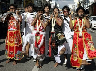 Ritual Tradisi Paling Mengerikan Dan Terekstrim Di Dunia