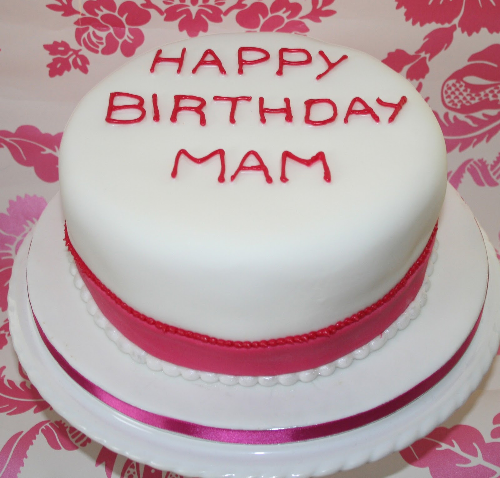 Chintzy Cakes: Pink and White Birthday Cake