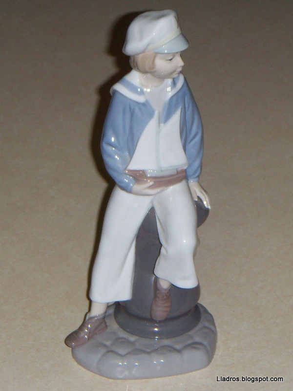 lladros Lladro "Young Sailor" 4810 Boy With Yatch RETIRED