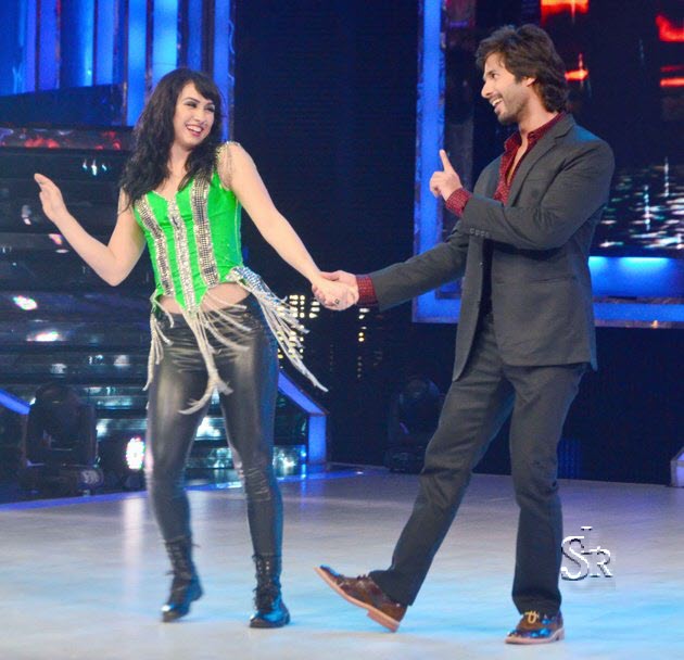 Shahid kapoor and Lauren in Jhalak Shahid Kapoor and Lauren Gottlieb in Jhalak