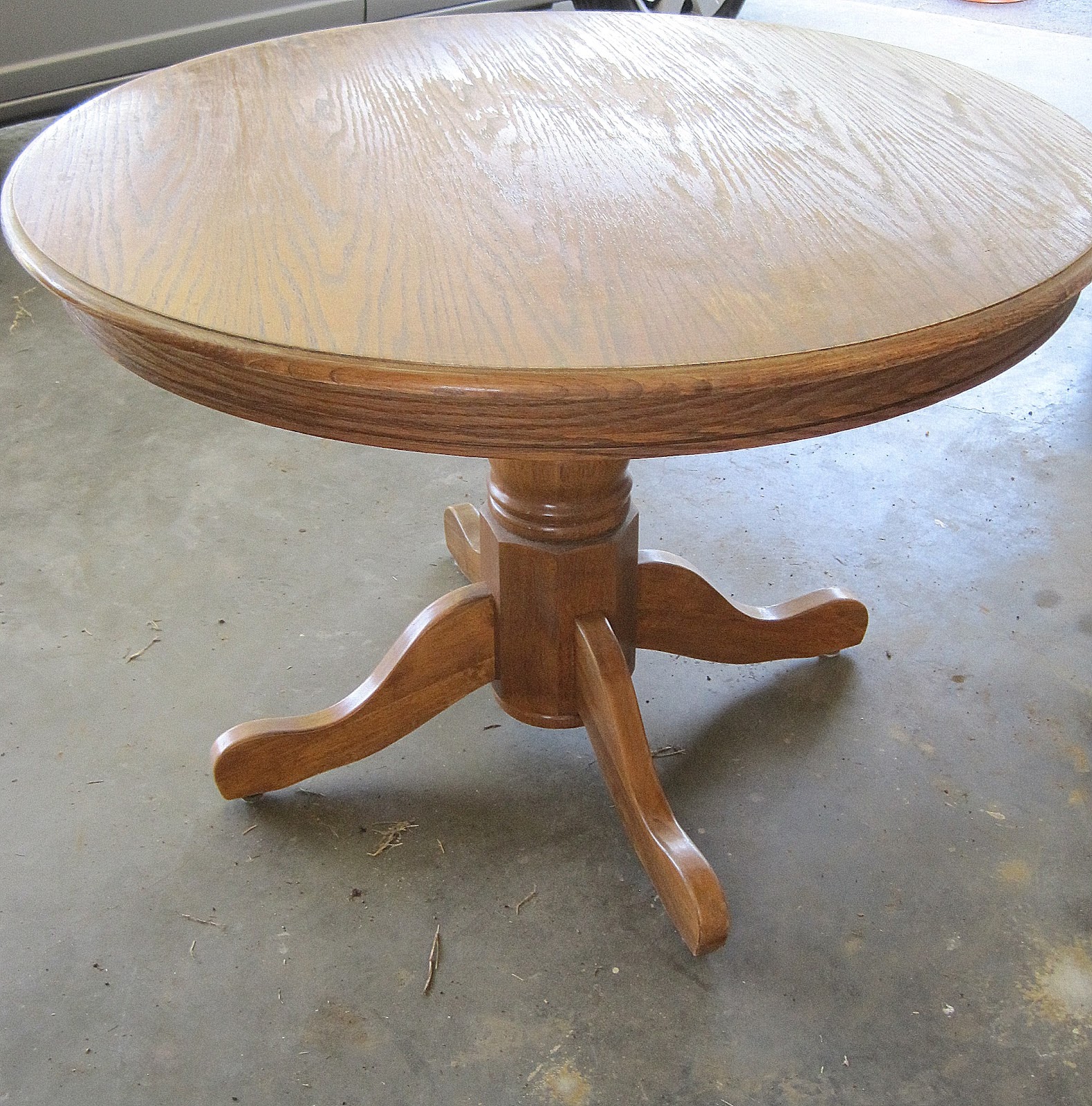 Circles Of Sunshine DiY Roundtable Refinish RoundUp
