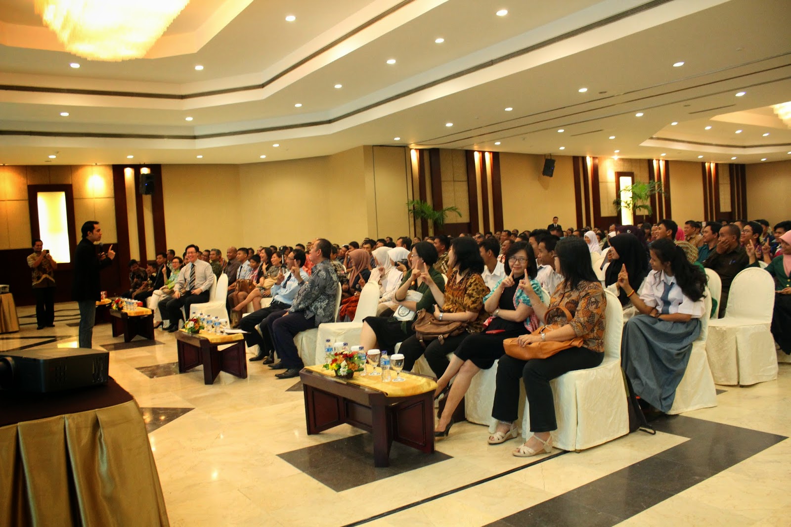 seminar wirausaha motivator nasional muda termuda indonesia pengusaha entrepreneur sukses training motivasi mahasiswa kampus inspirator seminar wirausaha motivator nasional muda termuda indonesia pengusaha entrepreneur sukses training motivasi mahasiswa kampus inspirator
