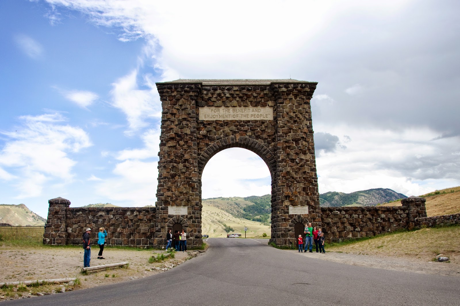 to Married Life Tips for Visiting Yellowstone National Park