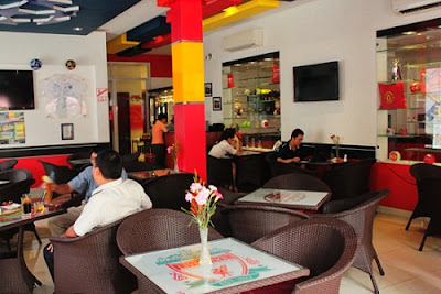 không gian Quán Cafe Bóng Đá ở Sài Gòn