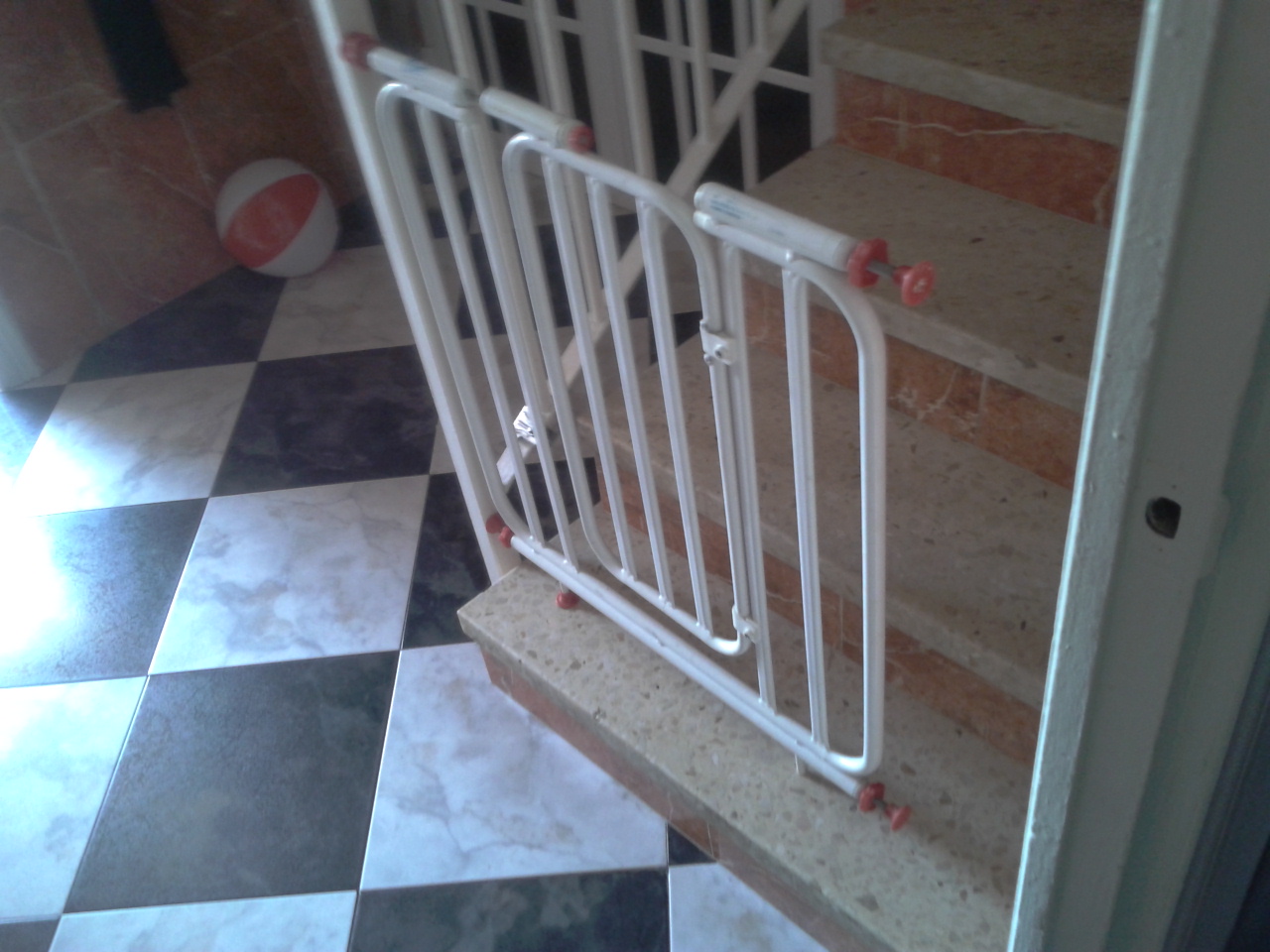 ...un Zero a la izquierda: Otra Puertas en la escalera para bebés