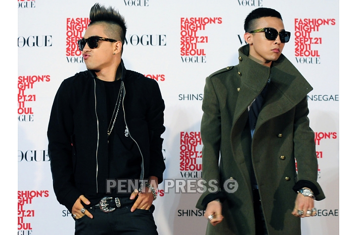 Dragon - [Pics] G-Dragon y Taeyang en Vogue Fashion's Night Out en Seúl GDYB+VOGUE+4