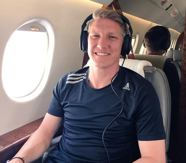 Schweinsteiger dan Kekasihnya Ivanovic Siap Mendarat di Manchester Schweinsteiger dan Kekasihnya Ivanovic Siap Mendarat di Manchester