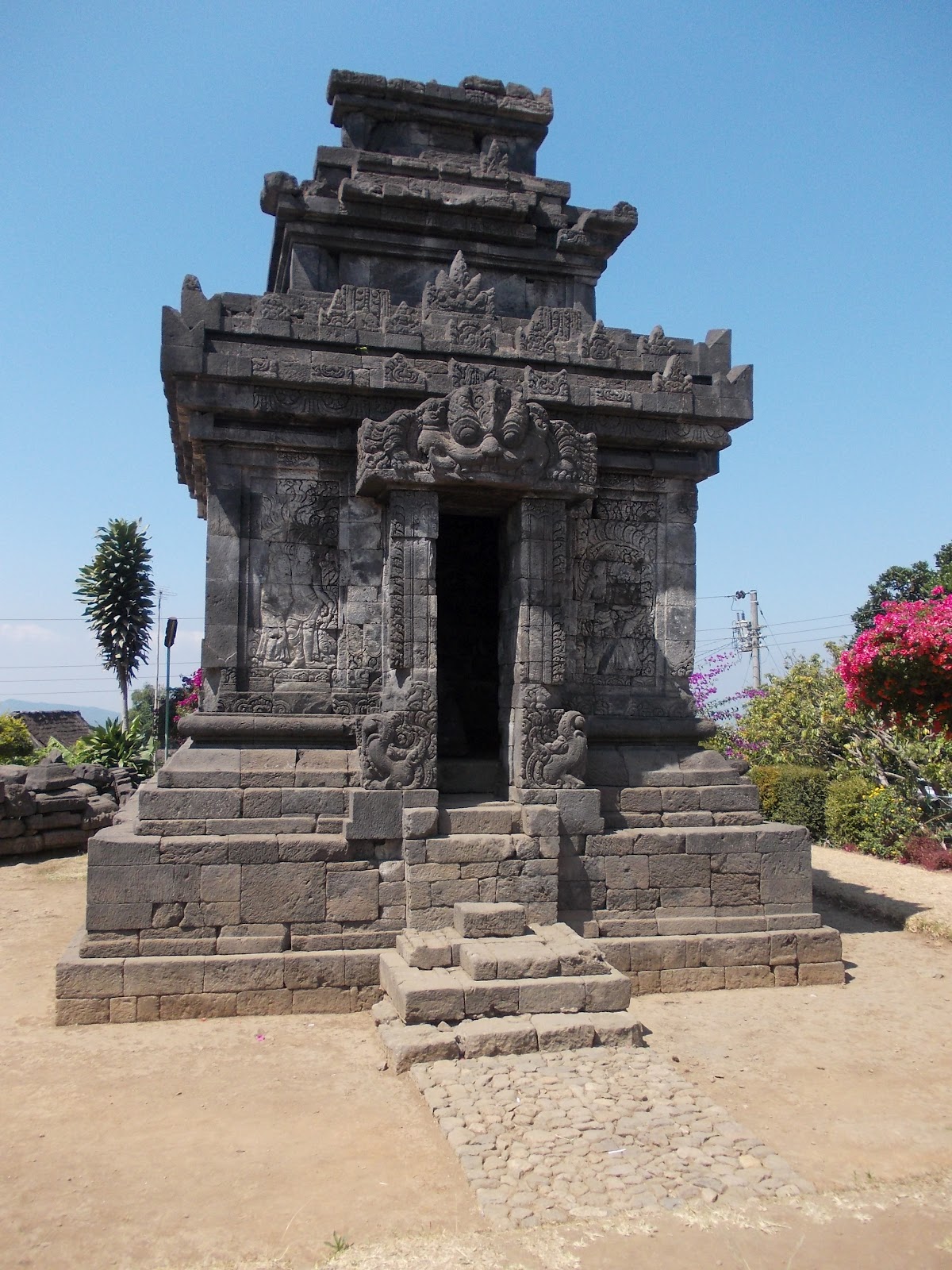 WISATA DI JATENG DAN DIY YUK: CANDI PRINGAPUS