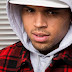 Chris Brown mostra novo visual nas redes sociais 