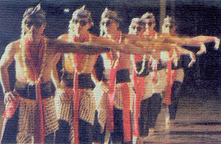 Pesona Tari Angklung Bungko
