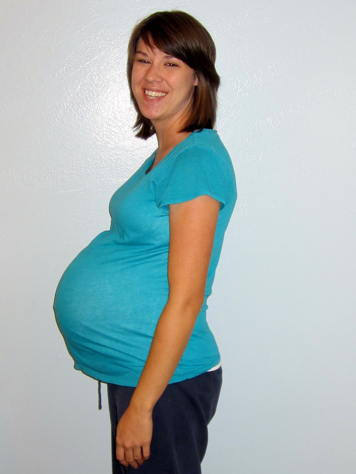 39 weeks pregnant with twins