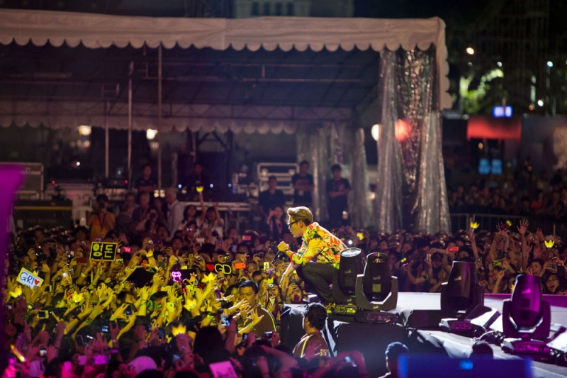 [Pics] Fotos oficiales del F1 Singapur Grand Prix  Singapore-Formula1-Grand-Prix-GDRAGON-TOP-SEUNGRI-BIGBANG-KPOP+%252811%2529