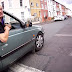 UNA PELEA ENTRE UN CICLISTA Y UN CONDUCTOR IMPRUDENTE - VÍDEO