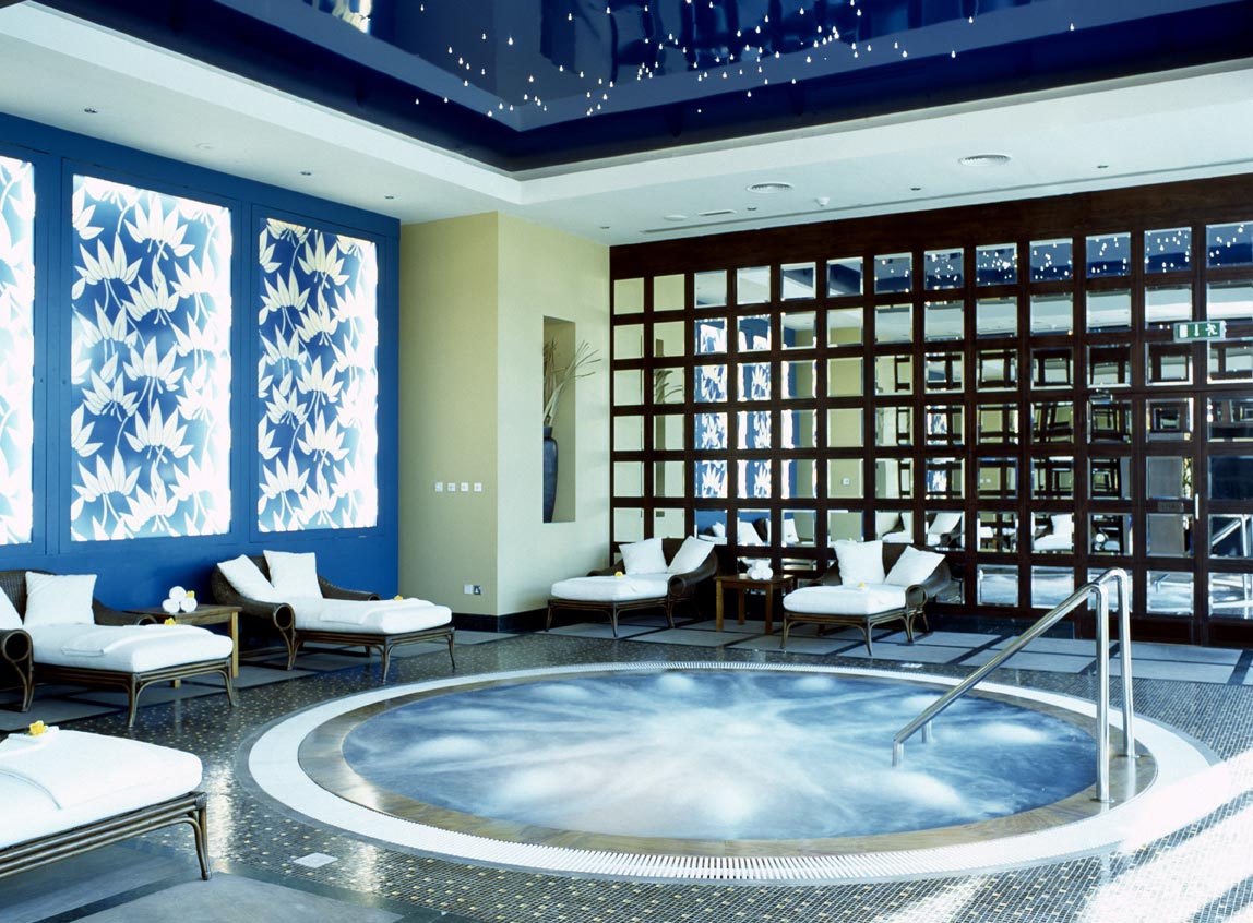 http://4.bp.blogspot.com/-aHLDmK5UhFo/TsdbQLPuapI/AAAAAAAAIRQ/NMKn8oDek7I/s1600/1SPAmodern-private-spa-design2.jpg